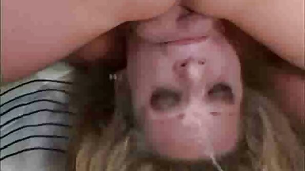 Η παχουλή Λατίνα Julz Gotti είναι γαμημένη στην πίσω αυλή του φίλου της