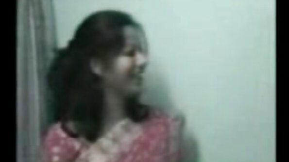 Οδυνηρό για ένα όμορφο έφηβο κορίτσι από τον μεγάλο κόκορα μάγκα της